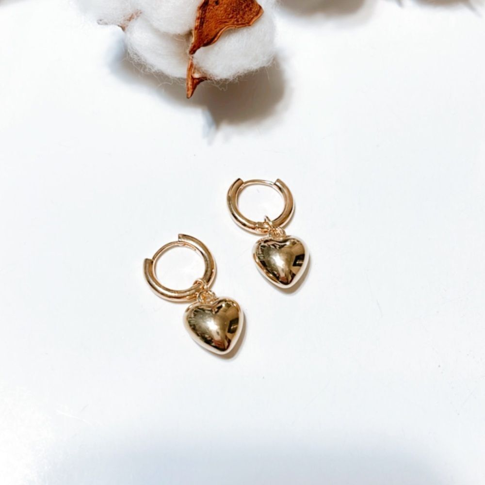 Gold heart dangle hoop earrings N262 - Picture 3 of 5